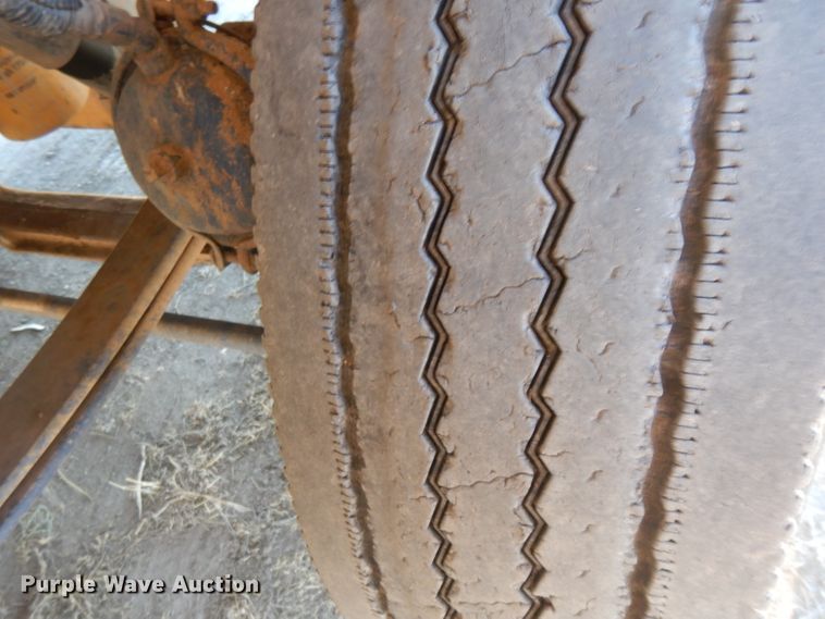 image for item DH2257 2006 Peterbilt 378 semi truck