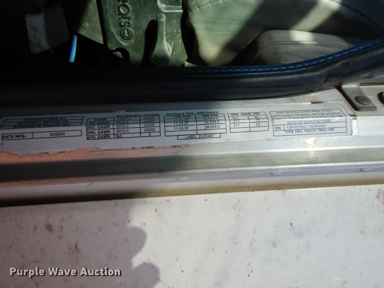 image for item DH2257 2006 Peterbilt 378 semi truck