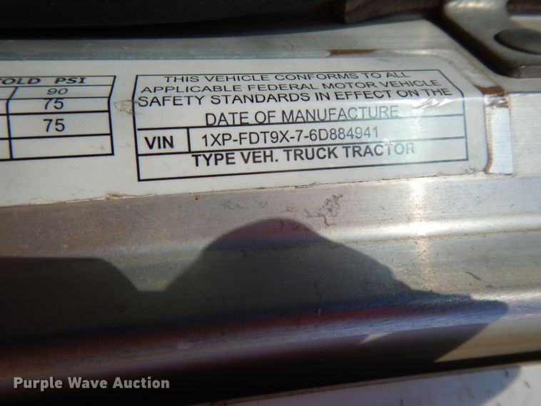 image for item DH2257 2006 Peterbilt 378 semi truck