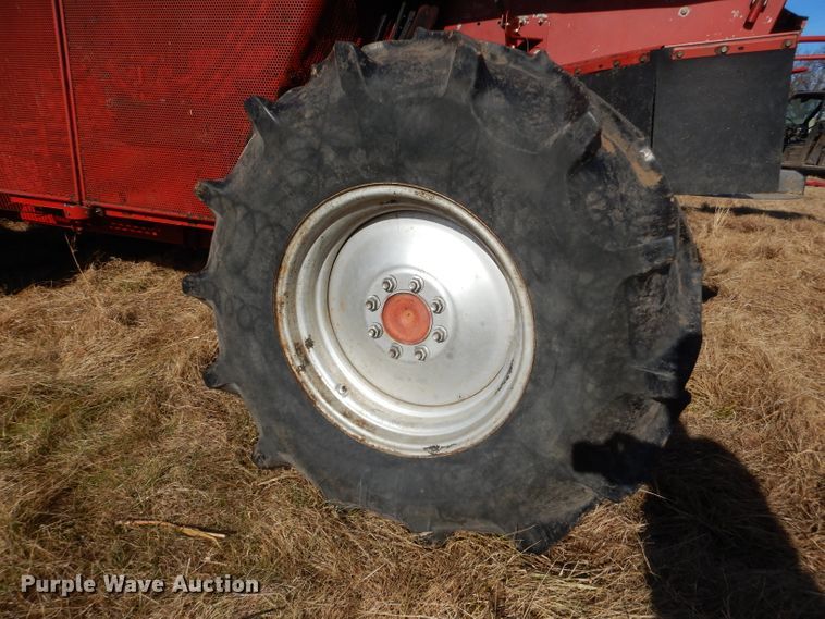 image for item DH4278 1998 Case IH 2388 RWA combine