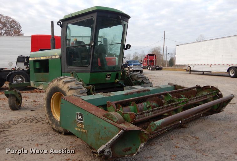 image for item DH5003 1986 John Deere 3830 windrower