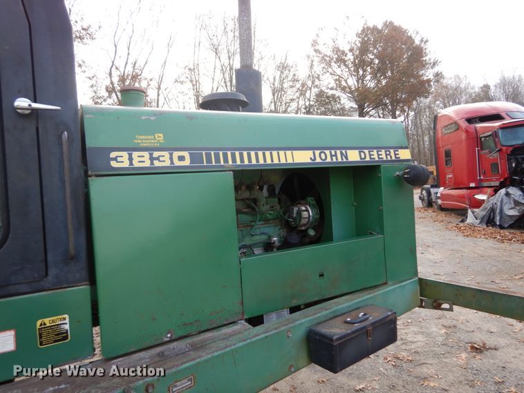 image for item DH5003 1986 John Deere 3830 windrower