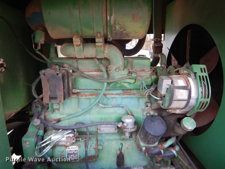 image for item DH5003 1986 John Deere 3830 windrower