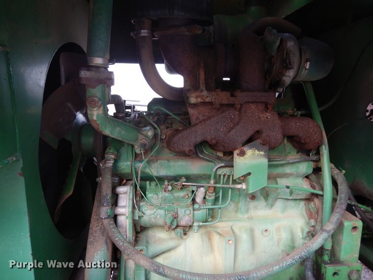 image for item DH5003 1986 John Deere 3830 windrower