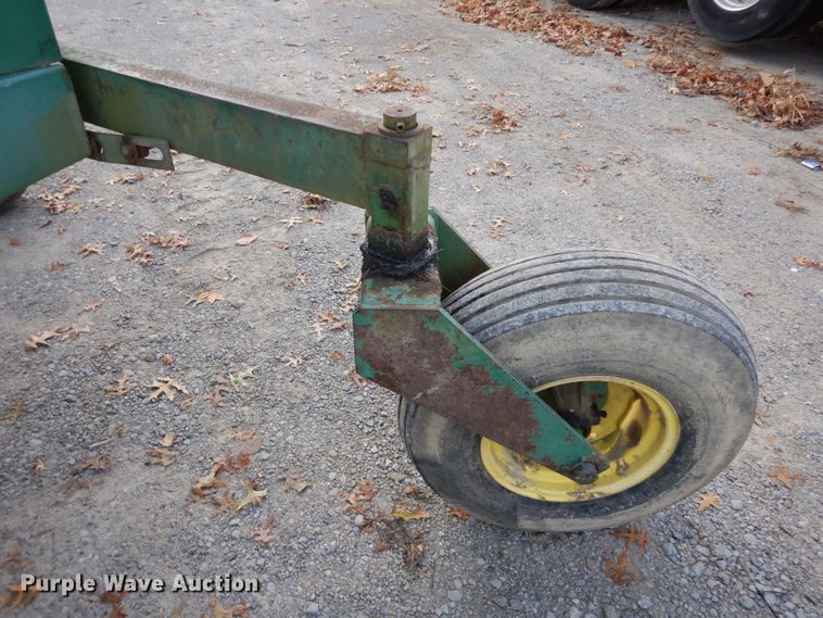 image for item DH5003 1986 John Deere 3830 windrower