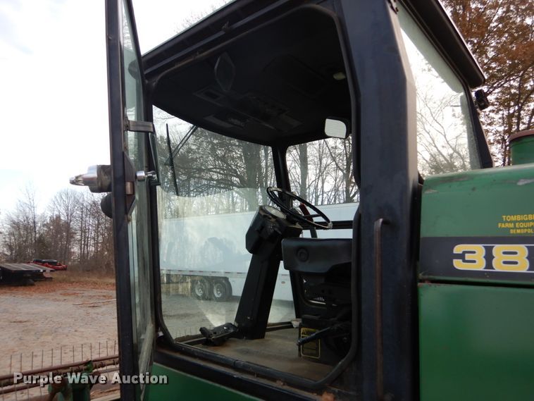 image for item DH5003 1986 John Deere 3830 windrower