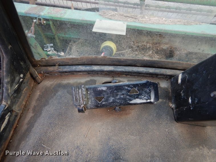 image for item DH5003 1986 John Deere 3830 windrower