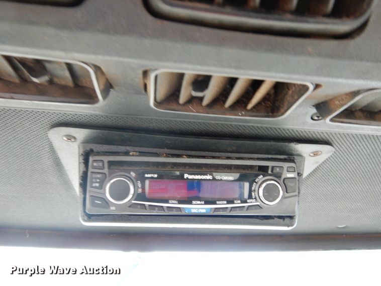 image for item DH5003 1986 John Deere 3830 windrower