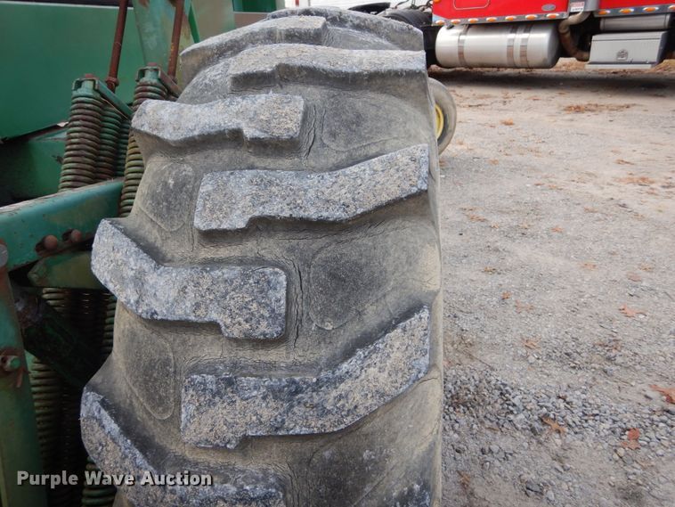 image for item DH5003 1986 John Deere 3830 windrower