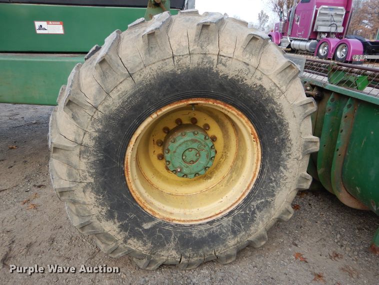 image for item DH5003 1986 John Deere 3830 windrower