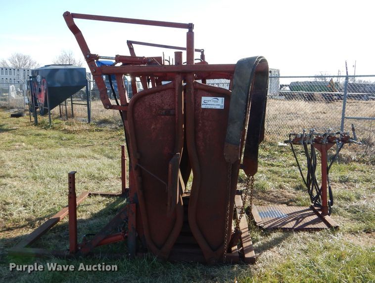 image for item DH6891 Bowman turn table and squeeze chute