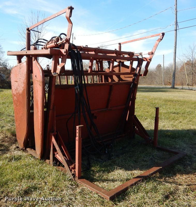 image for item DH6891 Bowman turn table and squeeze chute