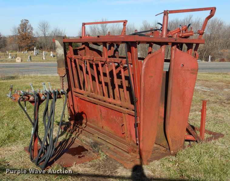 image for item DH6891 Bowman turn table and squeeze chute