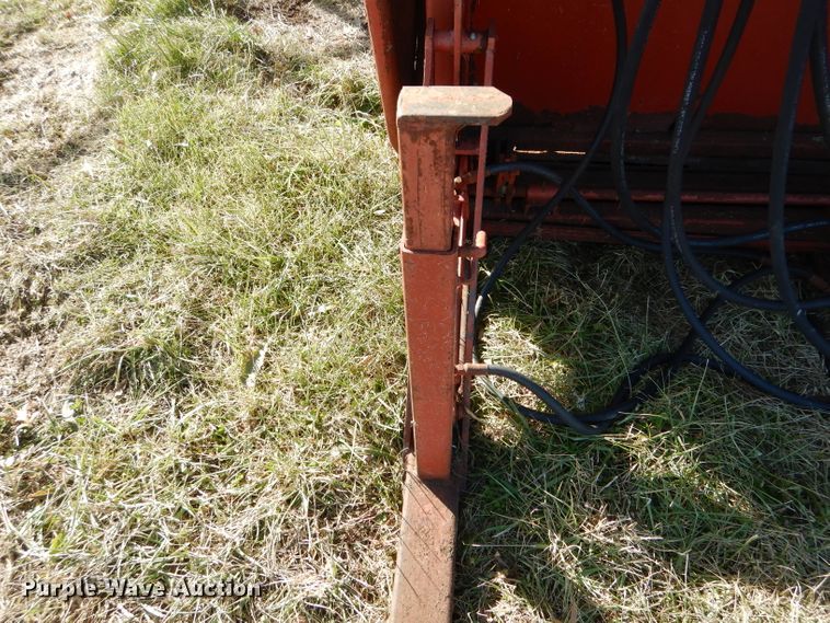 image for item DH6891 Bowman turn table and squeeze chute