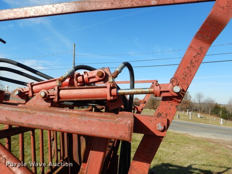 image for item DH6891 Bowman turn table and squeeze chute