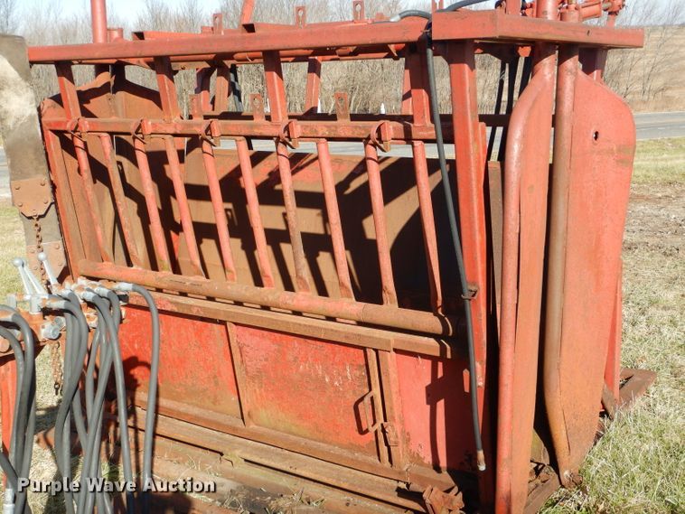 image for item DH6891 Bowman turn table and squeeze chute