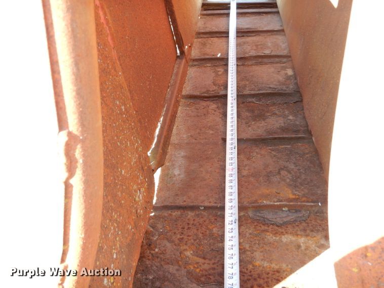 image for item DH6891 Bowman turn table and squeeze chute