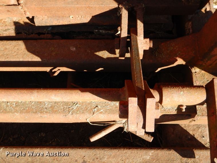 image for item DH6891 Bowman turn table and squeeze chute