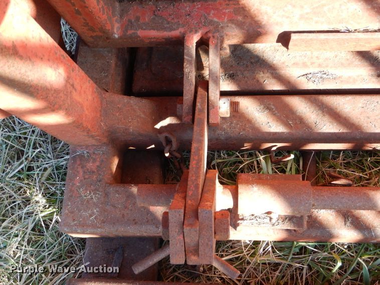 image for item DH6891 Bowman turn table and squeeze chute