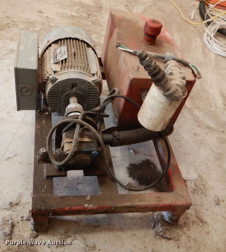 image for item DH6891 Bowman turn table and squeeze chute