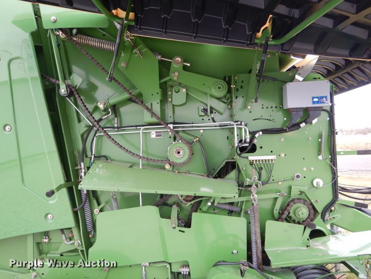 image for item DH6902 2015 Krone Comprima V180 round baler