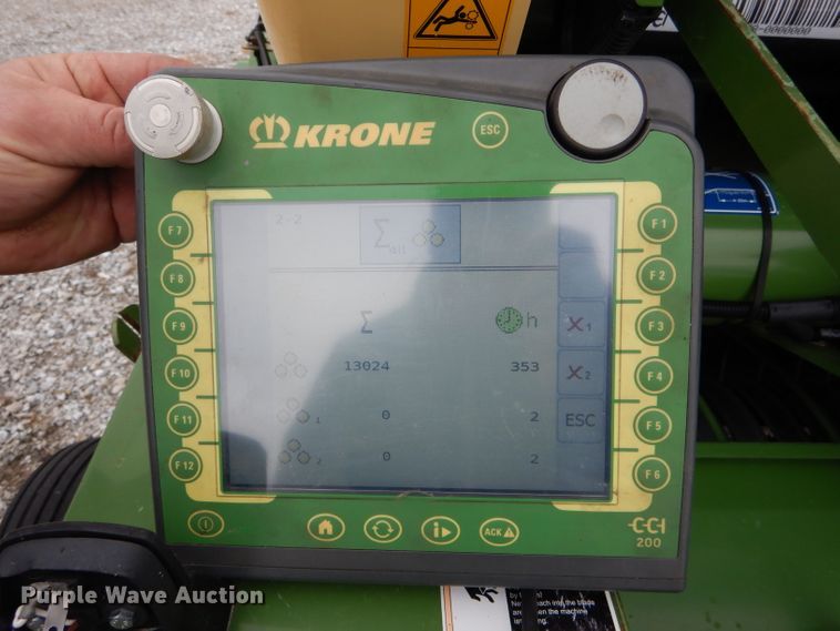 image for item DH6902 2015 Krone Comprima V180 round baler
