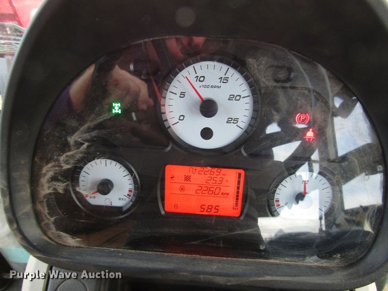 image for item DH8256 2016 Massey-Ferguson 4710 MFWD tractor