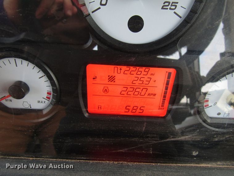 image for item DH8256 2016 Massey-Ferguson 4710 MFWD tractor