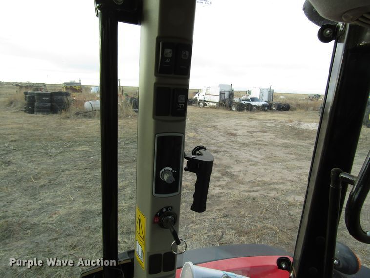 image for item DH8256 2016 Massey-Ferguson 4710 MFWD tractor