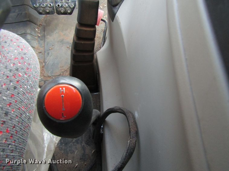 image for item DH8256 2016 Massey-Ferguson 4710 MFWD tractor