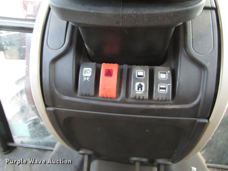 image for item DH8256 2016 Massey-Ferguson 4710 MFWD tractor