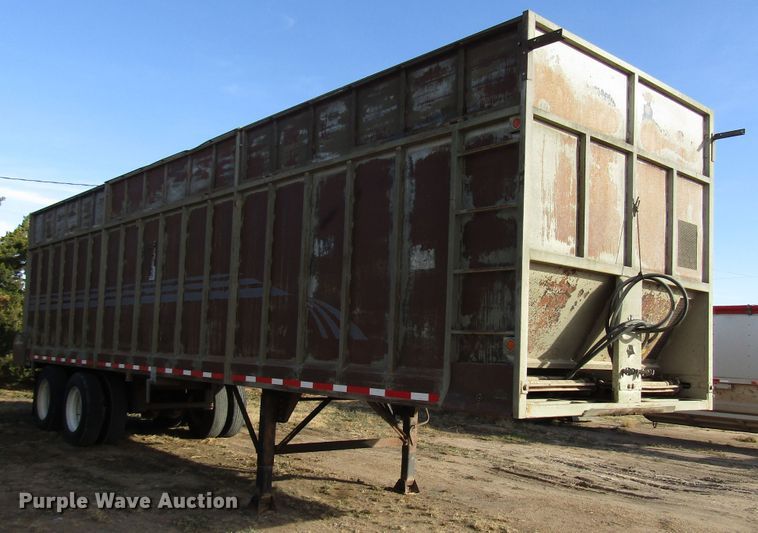image for item DH8258 2012 silage trailer