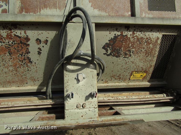 image for item DH8258 2012 silage trailer