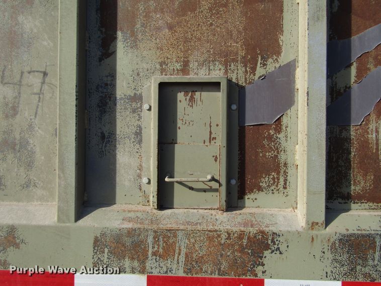 image for item DH8258 2012 silage trailer