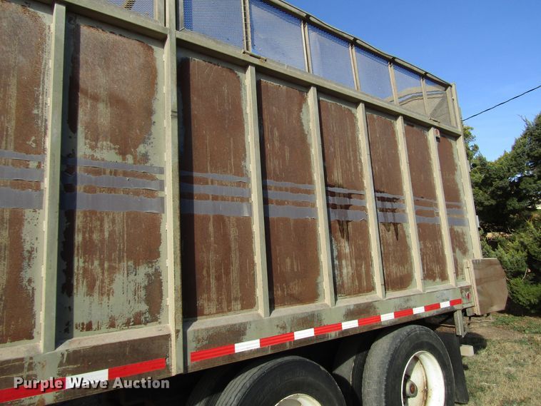 image for item DH8258 2012 silage trailer