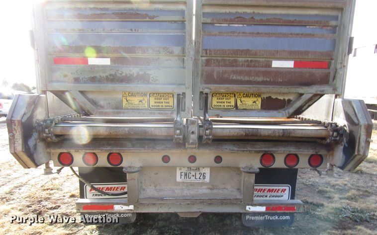 image for item DH8258 2012 silage trailer