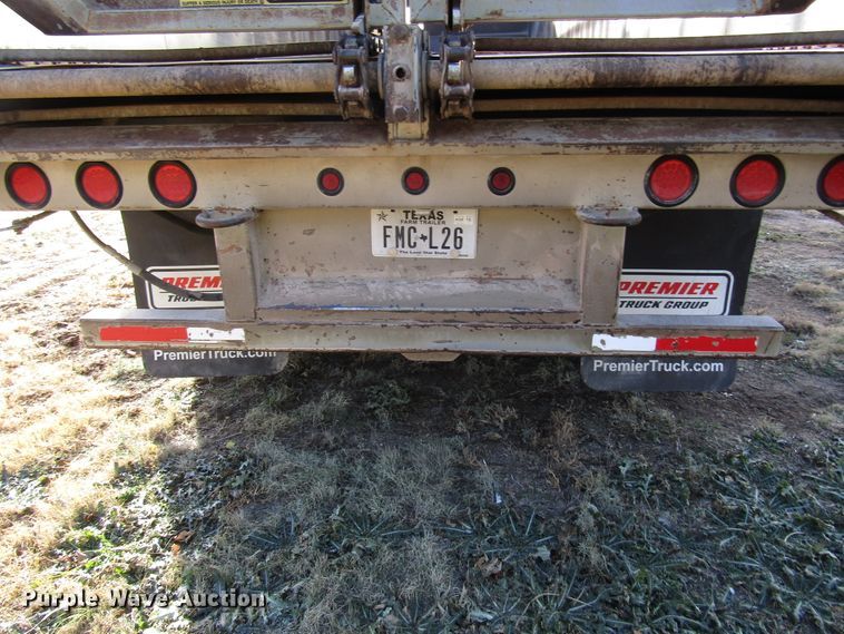 image for item DH8258 2012 silage trailer