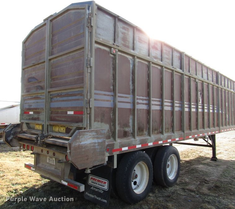 image for item DH8258 2012 silage trailer