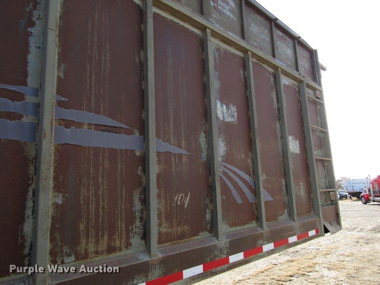 image for item DH8258 2012 silage trailer