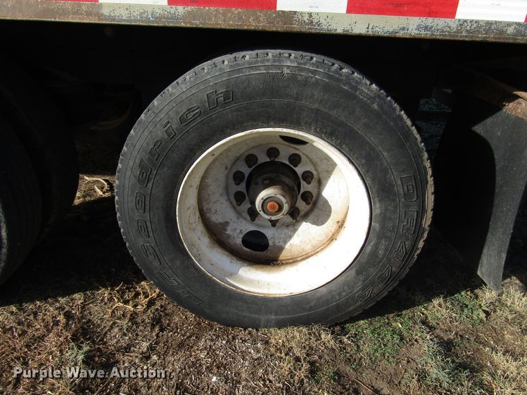 image for item DH8258 2012 silage trailer
