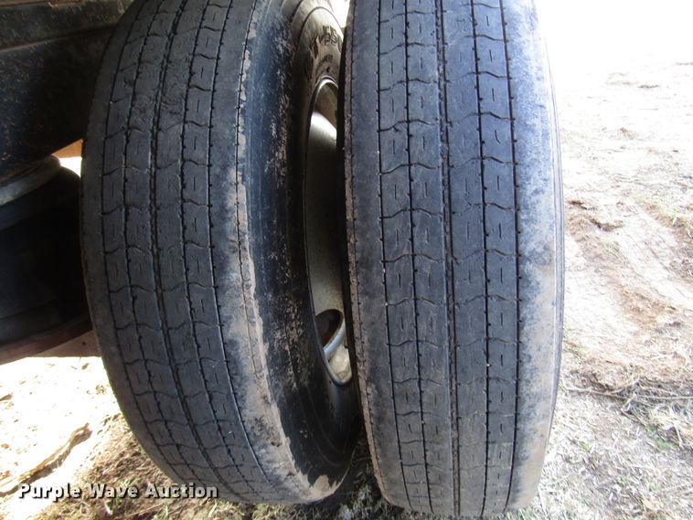 image for item DH8258 2012 silage trailer