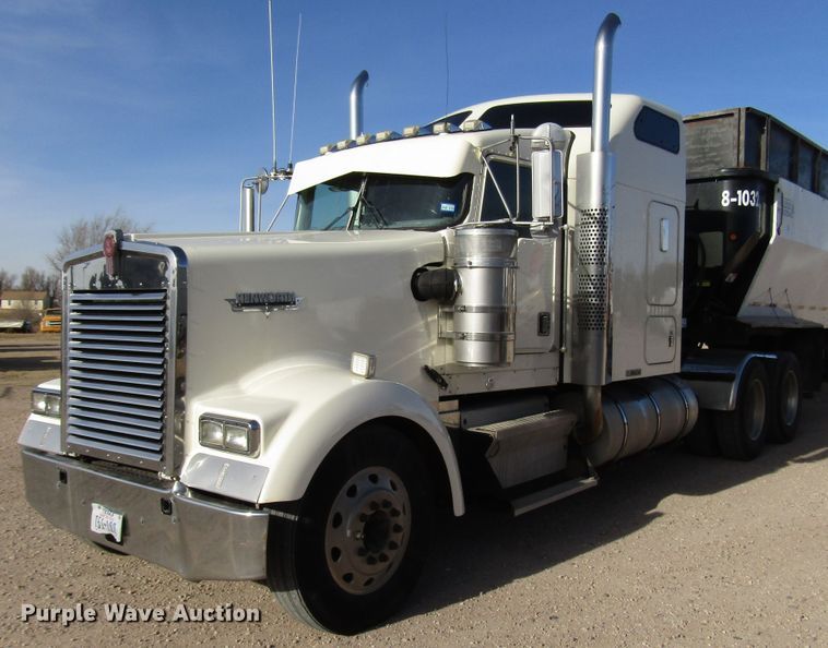 image for item DH8262 2000 Kenworth W900 semi truck