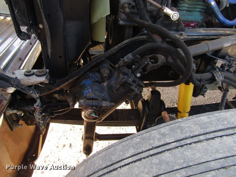 image for item DH8262 2000 Kenworth W900 semi truck