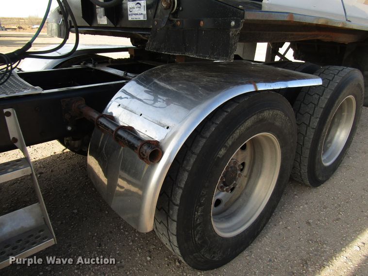 image for item DH8262 2000 Kenworth W900 semi truck