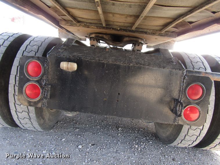 image for item DH8262 2000 Kenworth W900 semi truck