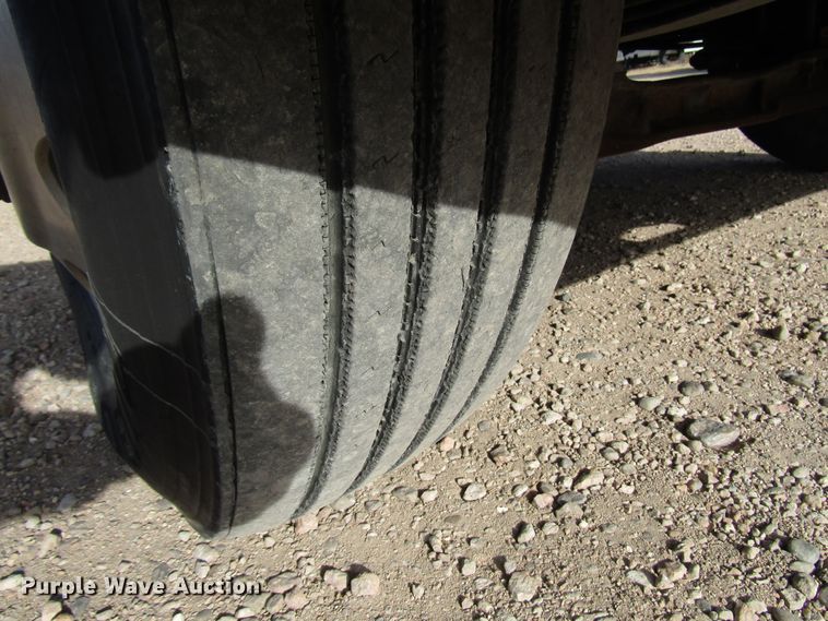 image for item DH8262 2000 Kenworth W900 semi truck