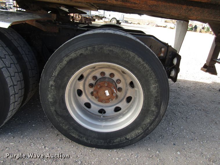 image for item DH8262 2000 Kenworth W900 semi truck