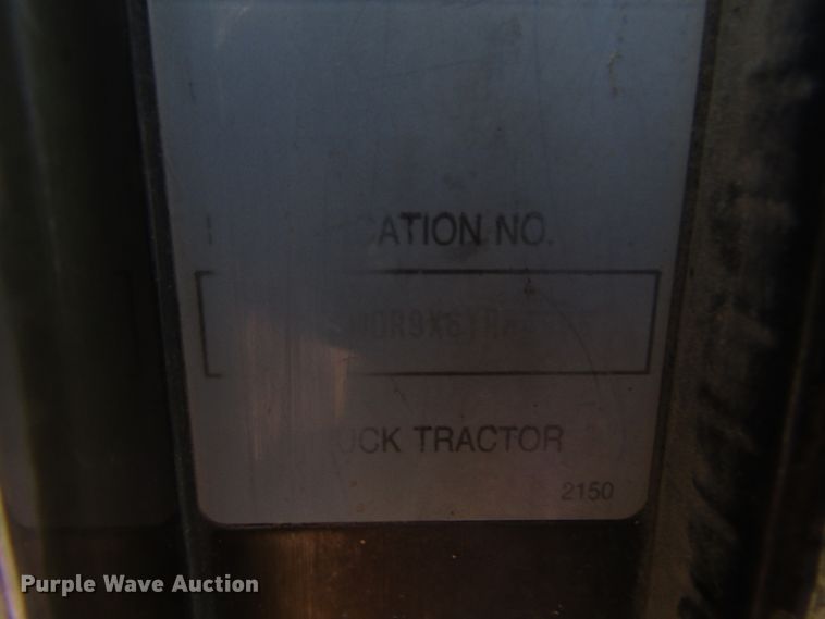 image for item DH8262 2000 Kenworth W900 semi truck