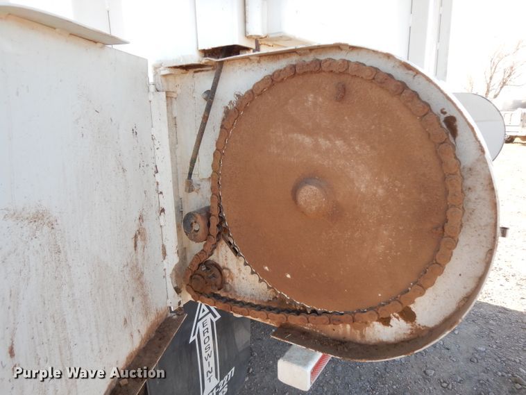 image for item DH8265 2012 Aeroswint silage trailer