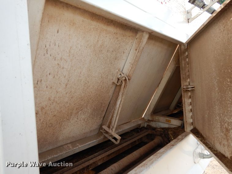 image for item DH8268 2017 Mas silage trailer